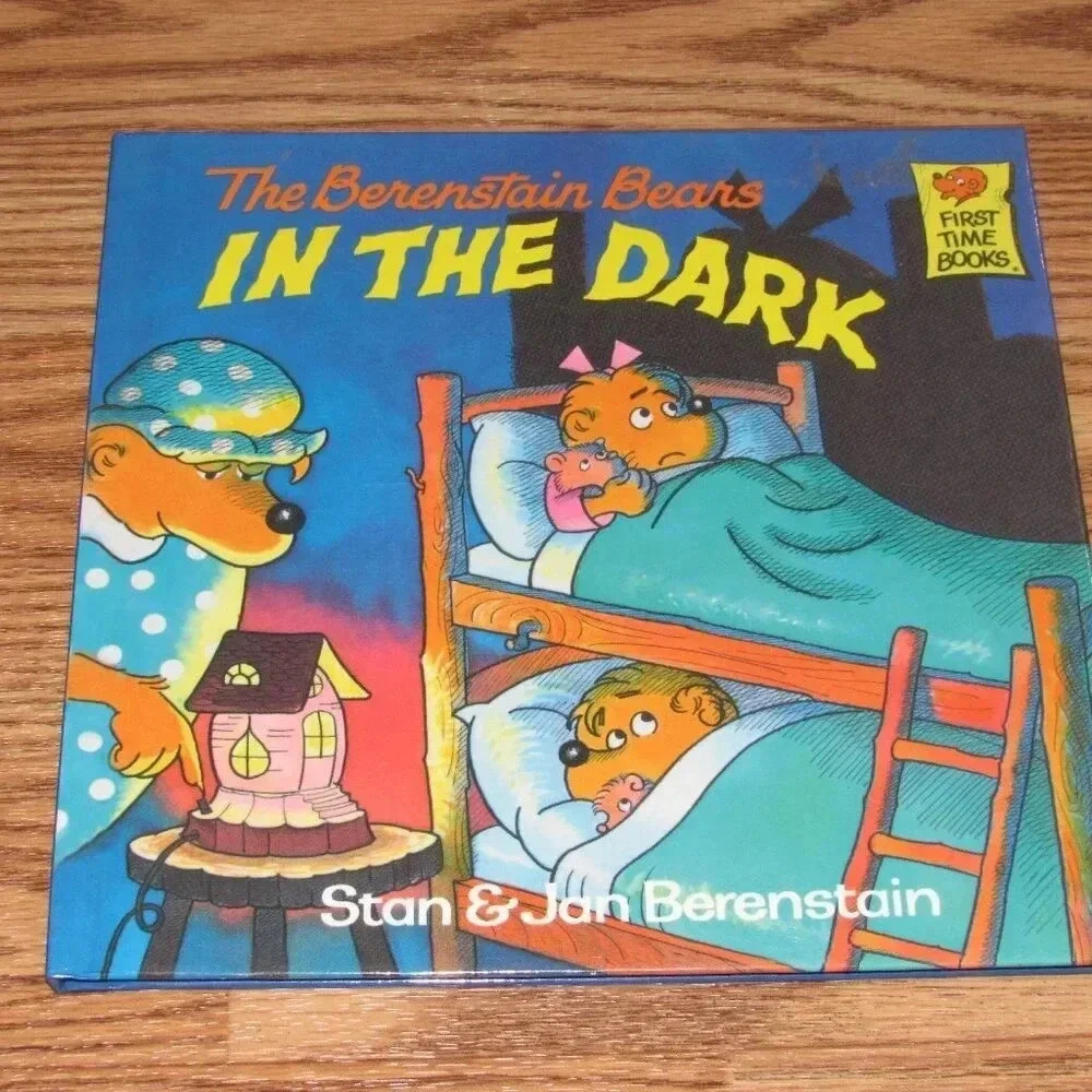 “THE BERENSTAIN BEARS IN THE DARK” by Stan & Jan Berenstain Hardcover 2003 Book